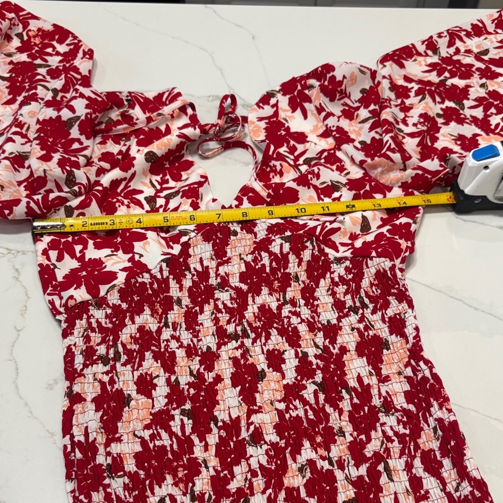 Cupshe island sun floral Ref & White Smocked V-Neck Long Sleeve Midi Dress - Picture 10 of 15
